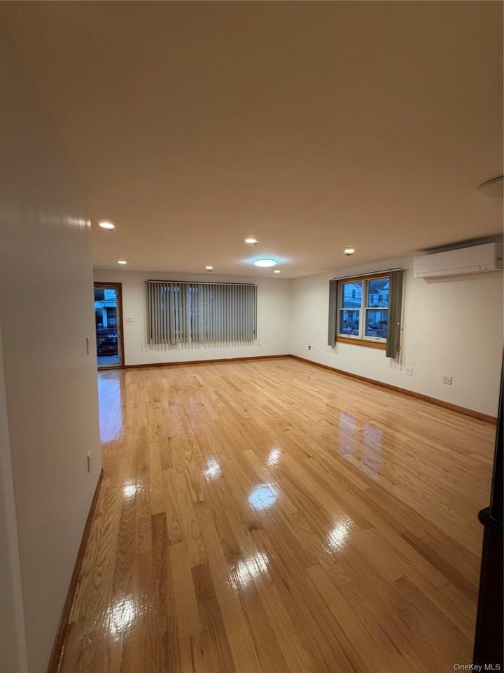 13324 133rd St #1 - Photo 4 of 11