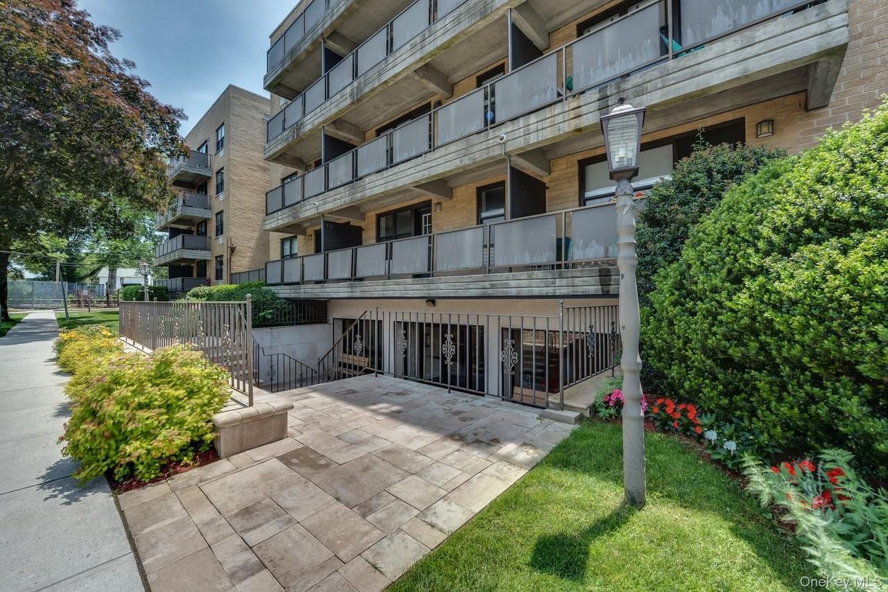 101 Jackson Ave #2J