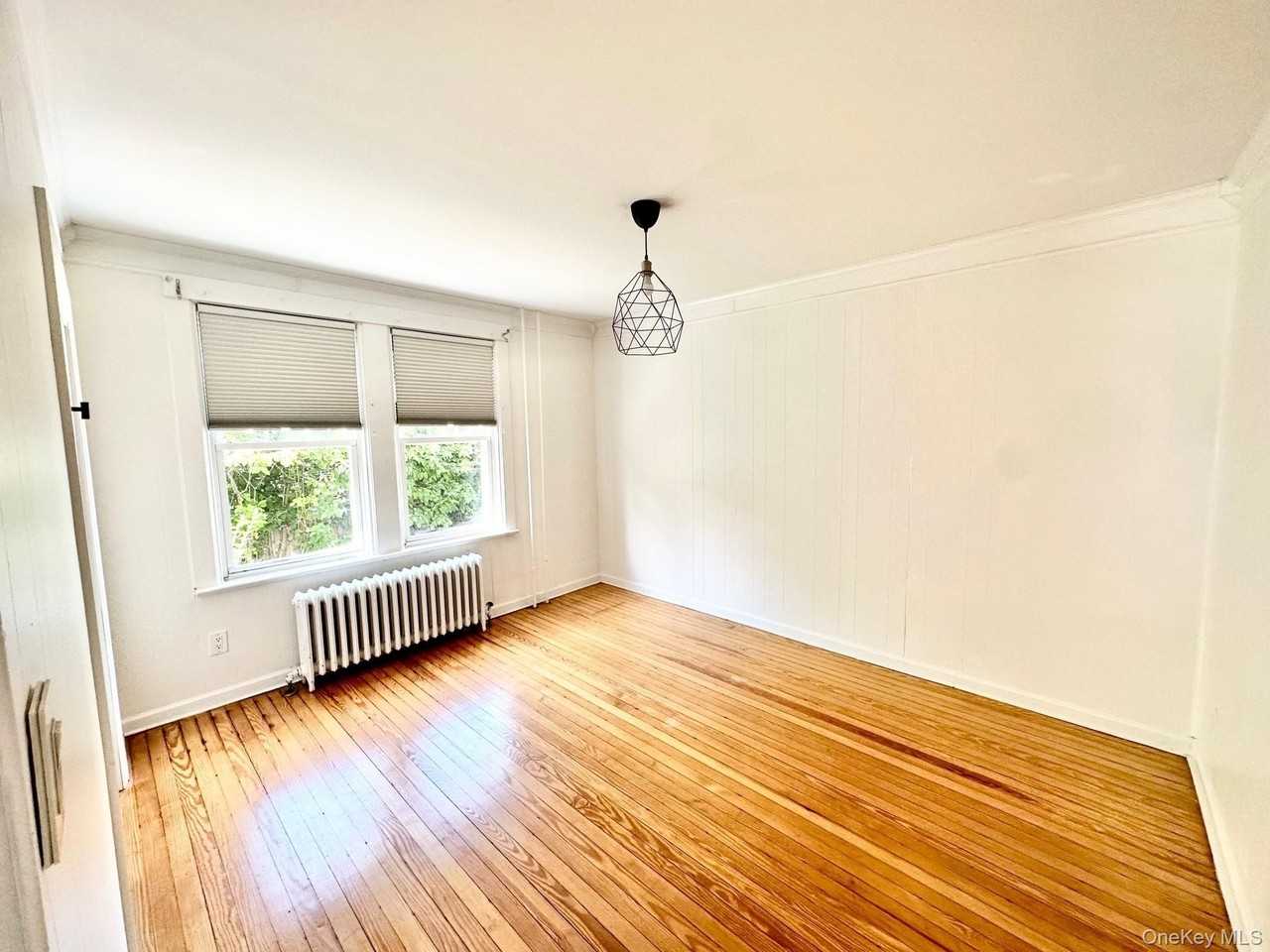 47 Dewey St - Photo 4 of 18