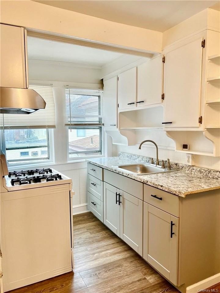 1 Dewitt St - Photo 5 of 18