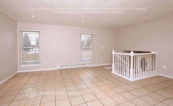 11174 Forest Ave - Photo 2 of 13