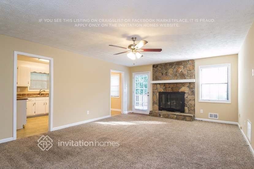 2732 Shetland Ln Nw - Photo 3 of 13
