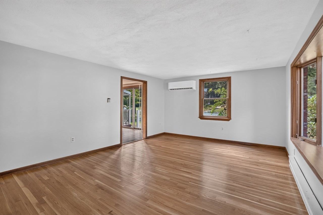 375 Kendall Rd - Photo 4 of 35