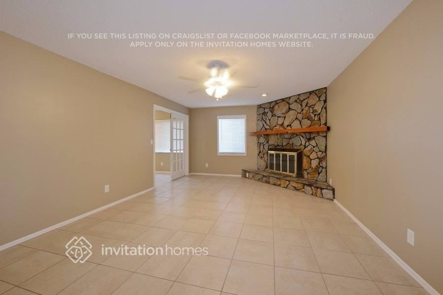 488 Macleod Ter - Photo 4 of 16