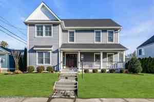 featured image of 102 4th Ave