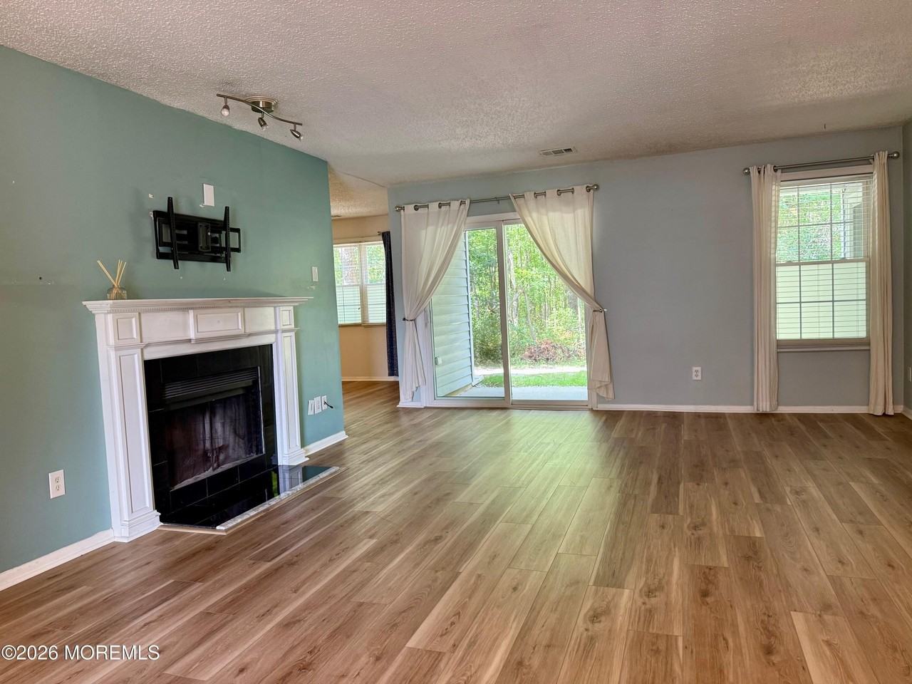 1216 Waters Edge Dr #1216 - Photo 3 of 15