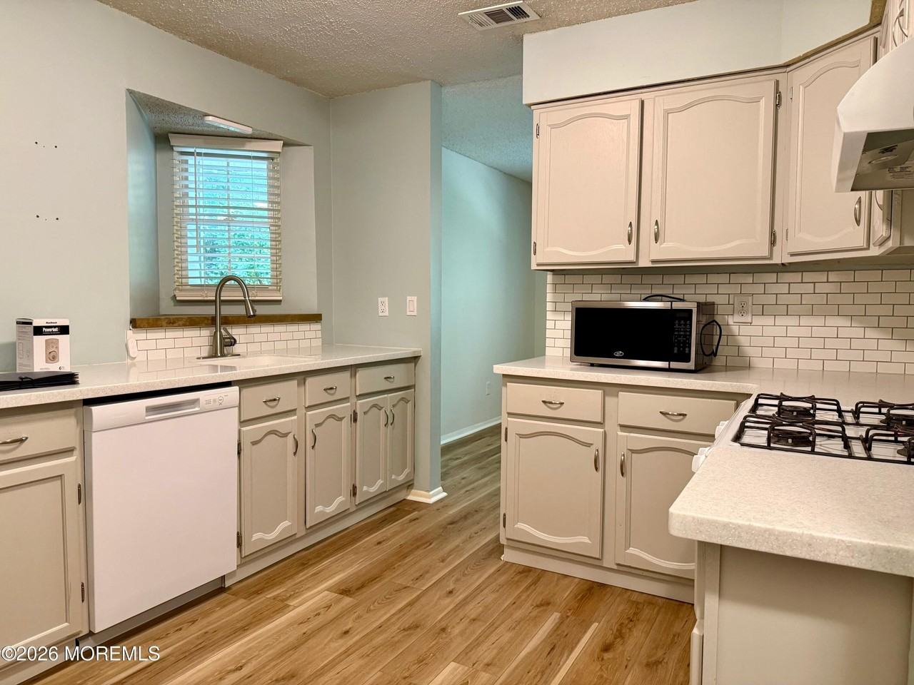 1216 Waters Edge Dr #1216 - Photo 6 of 15
