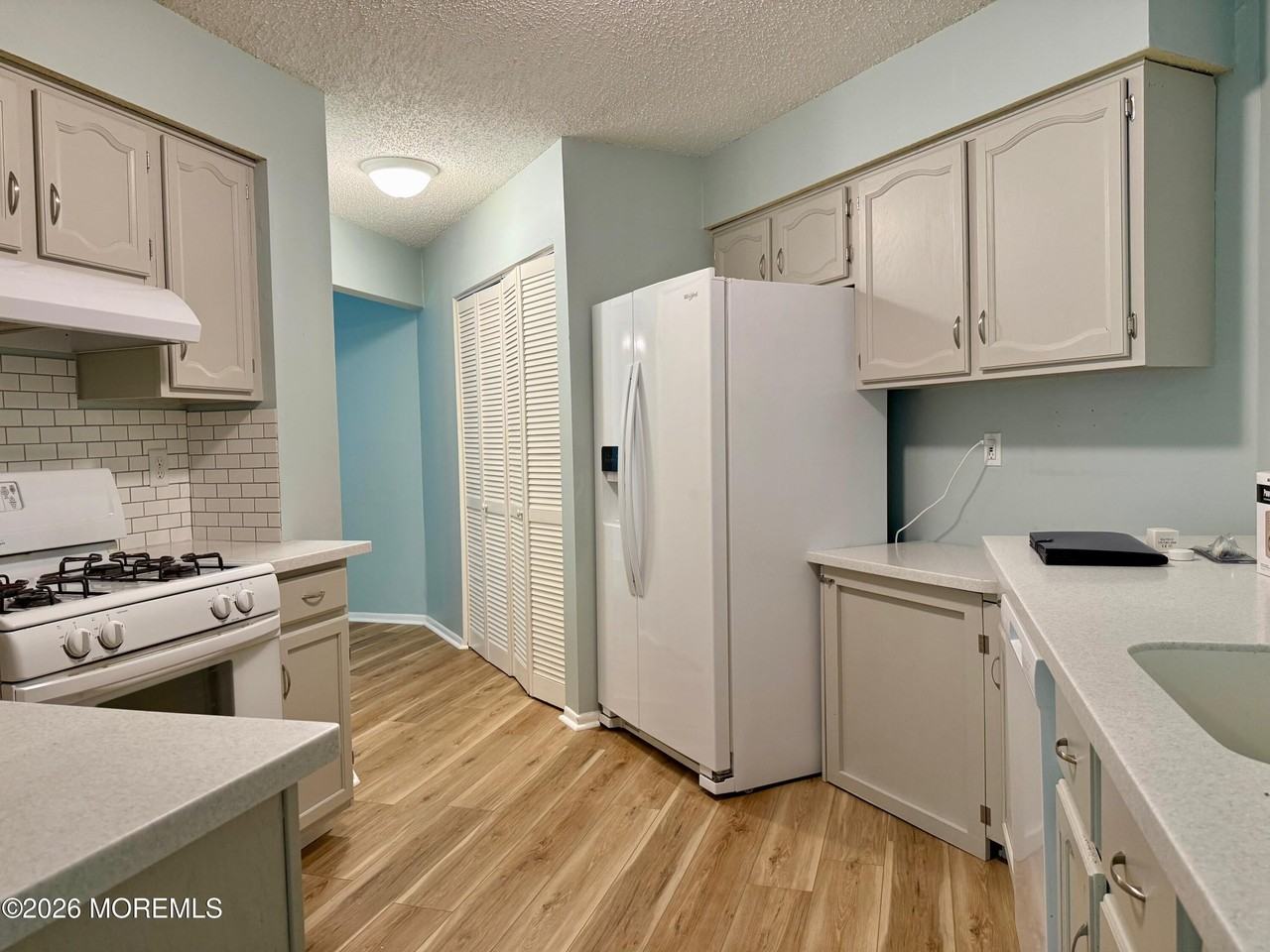 1216 Waters Edge Dr #1216 - Photo 7 of 15