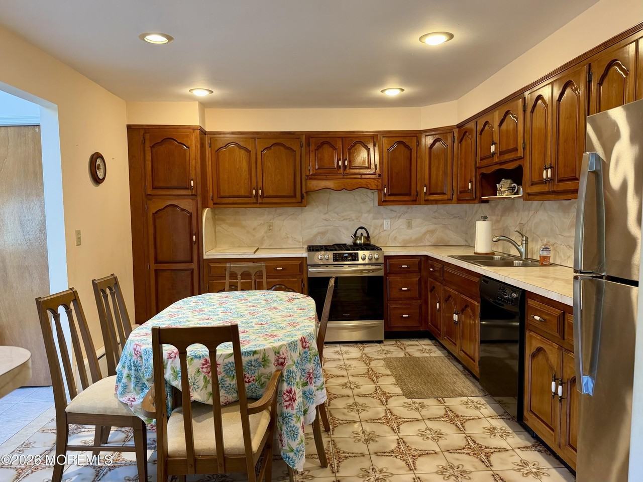 167 Kings Hwy - Photo 4 of 12