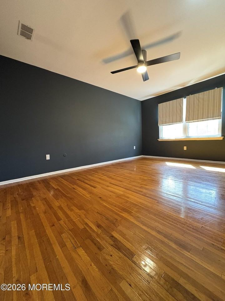 49 Village Green Way - Photo 5 of 16
