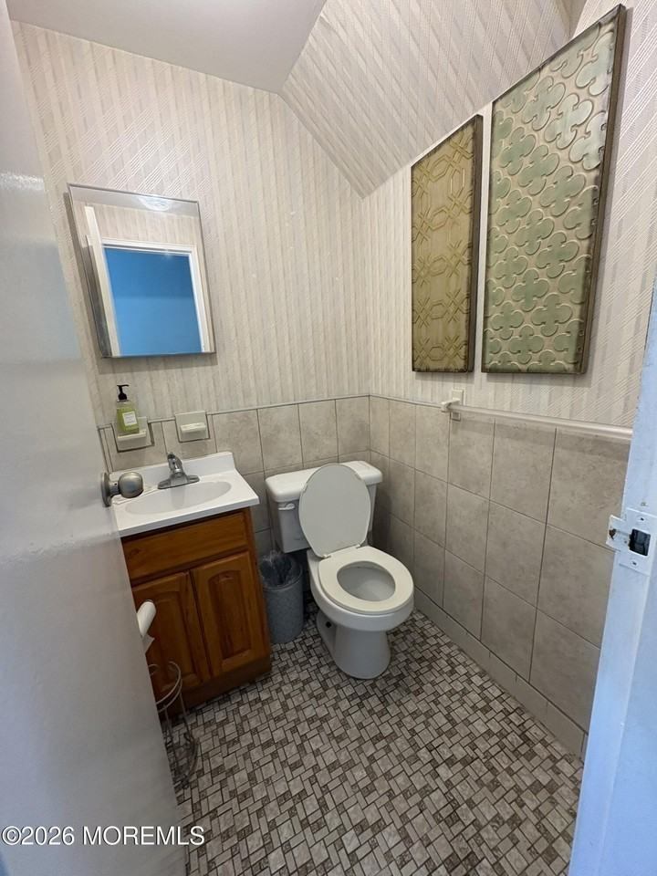 49 Village Green Way - Photo 7 of 16