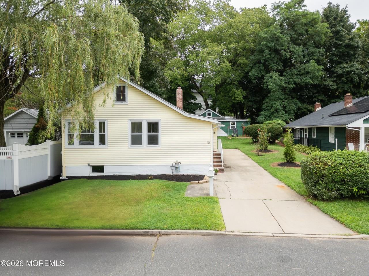 92 Asbury Ave - Photo 2 of 28