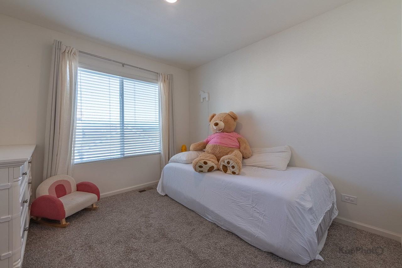 2543 Bella Dr - Photo 4 of 29