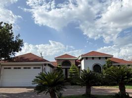 featured image of 180 Lake Carnegie Ct