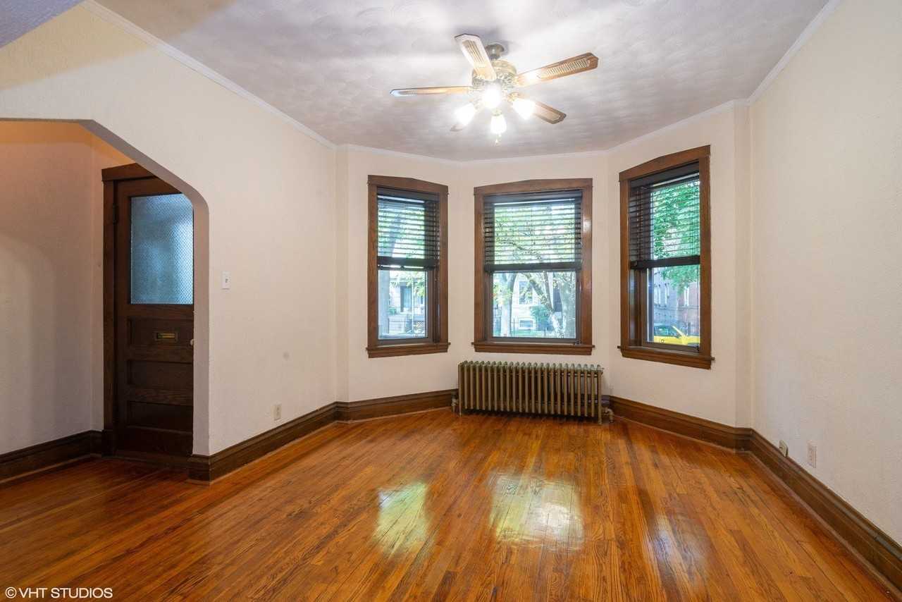 1723 W Balmoral Ave #1 - Photo 3 of 15