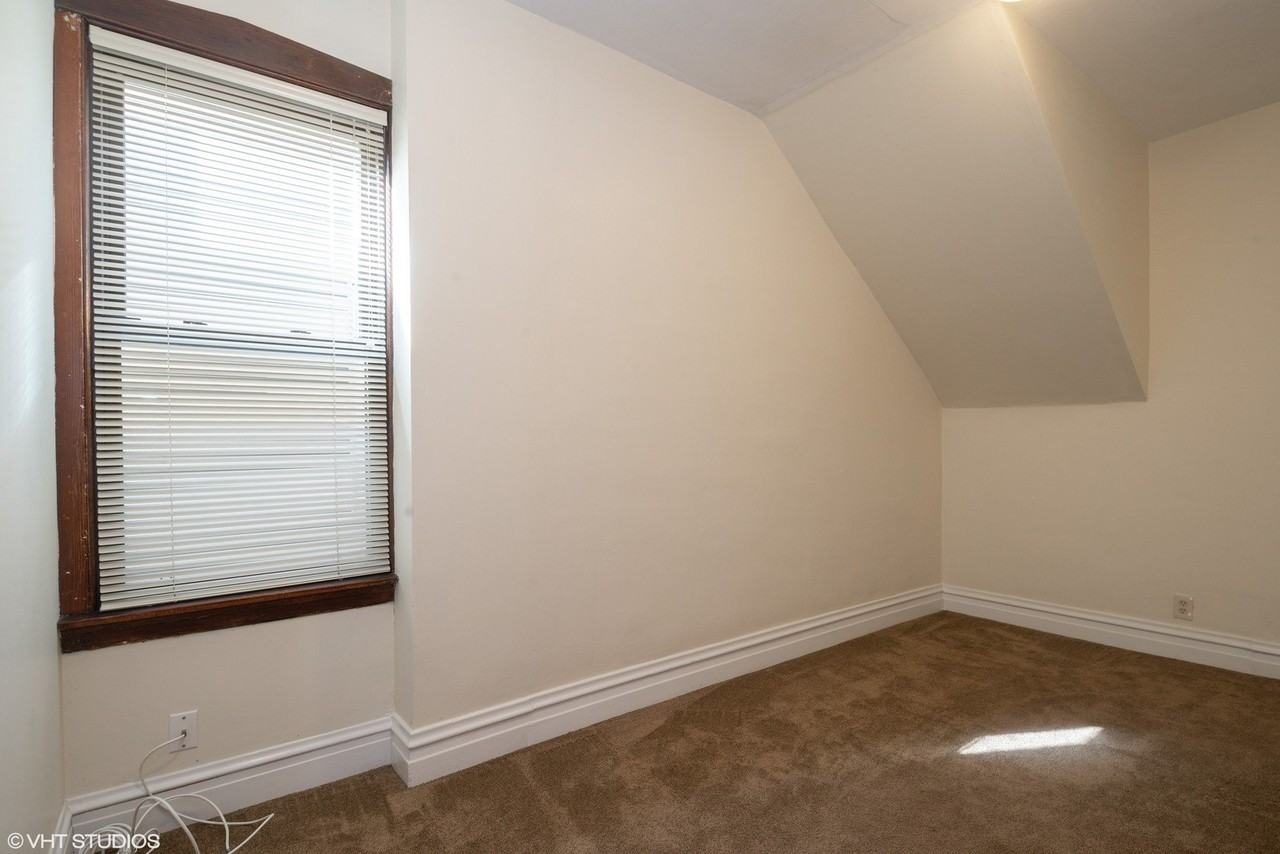 1723 W Balmoral Ave #1 - Photo 7 of 15