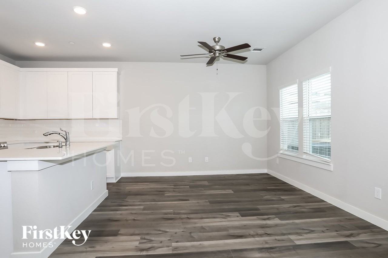333 N Centro Cir - Photo 3 of 18