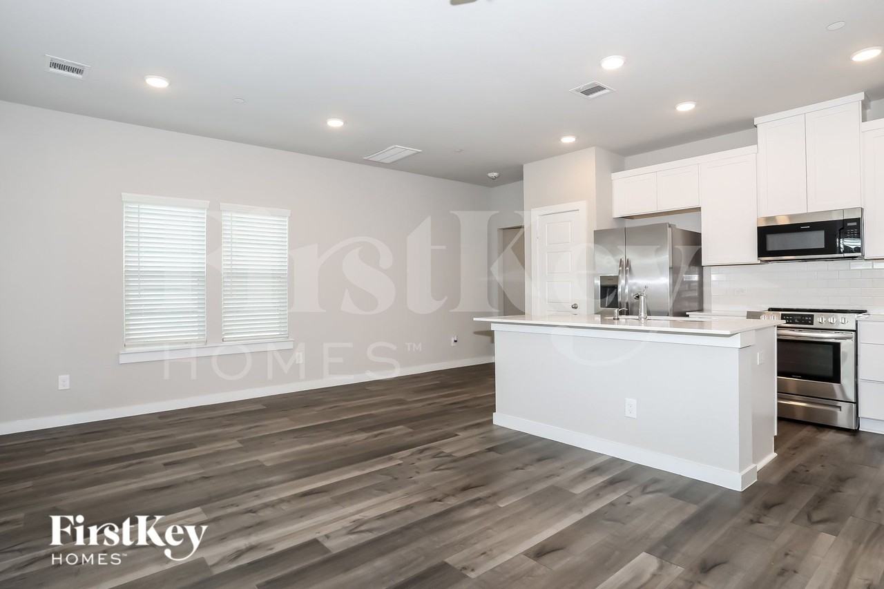 333 N Centro Cir - Photo 5 of 18