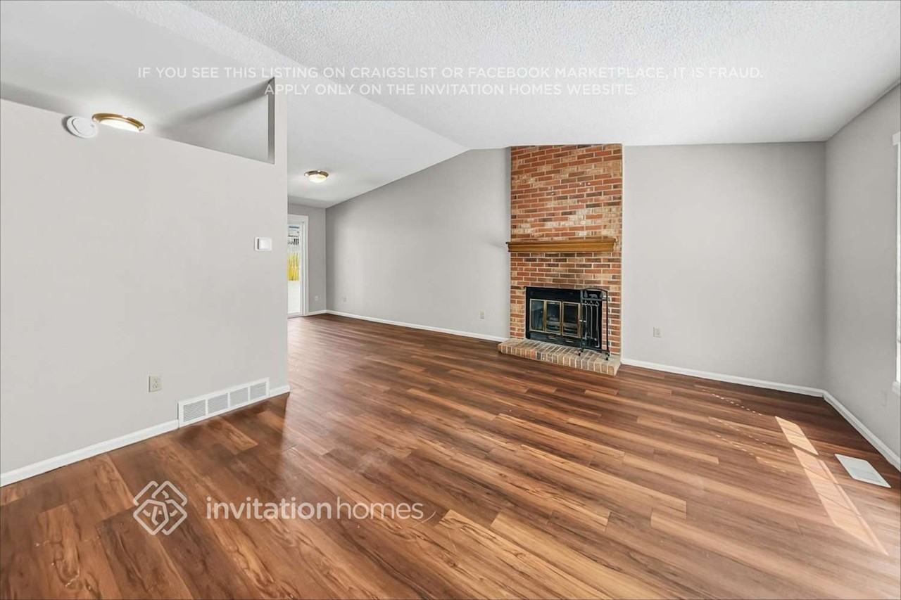4179 S Bahama St - Photo 6 of 21