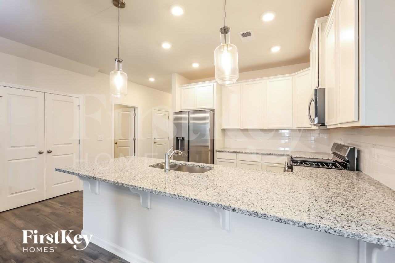 419 Stonefence Dr - Photo 6 of 16