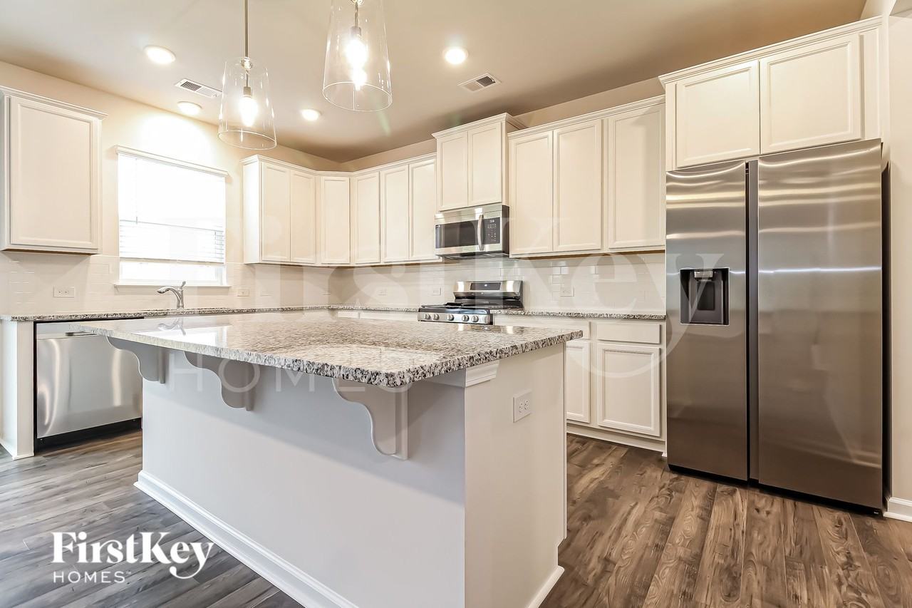 473 Yoshino Cherry Dr - Photo 5 of 15