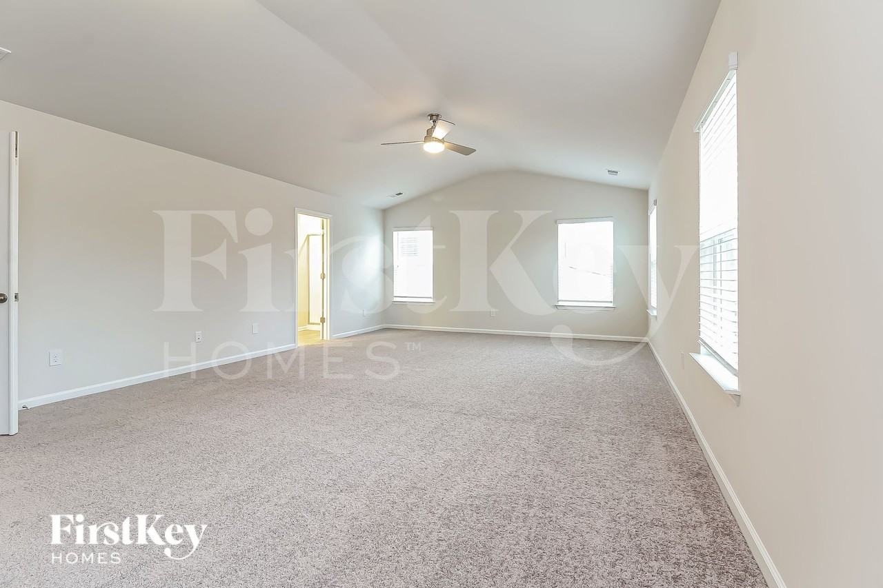 473 Yoshino Cherry Dr - Photo 7 of 15
