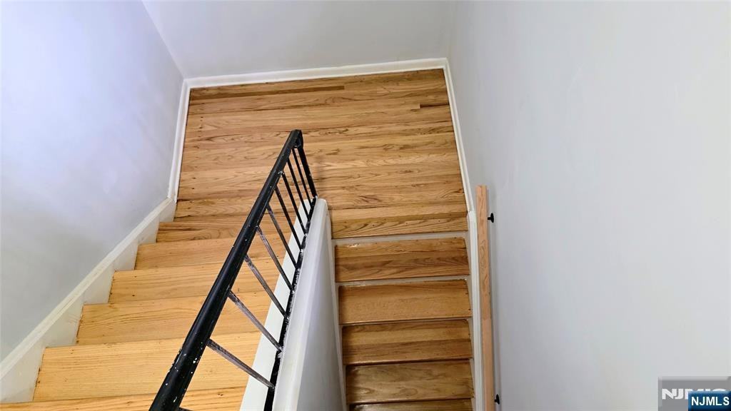 150 Jay Ave - Photo 3 of 22
