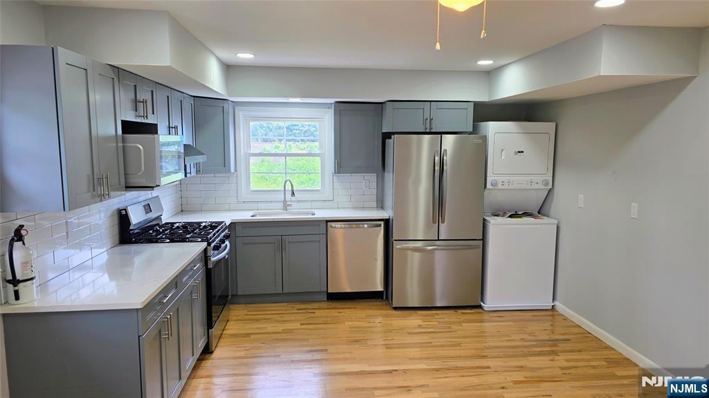 150 Jay Ave - Photo 4 of 22