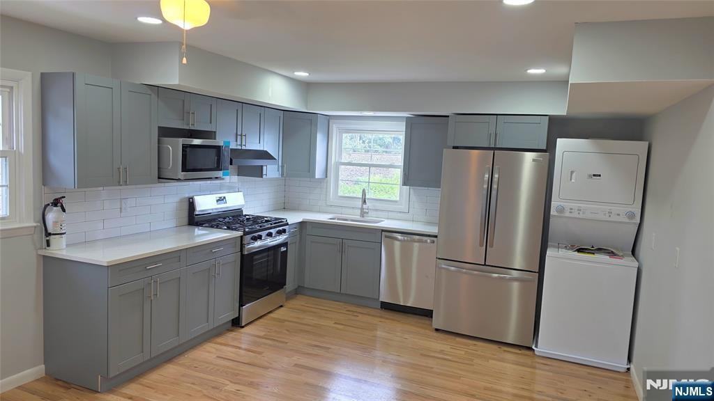 150 Jay Ave - Photo 5 of 22