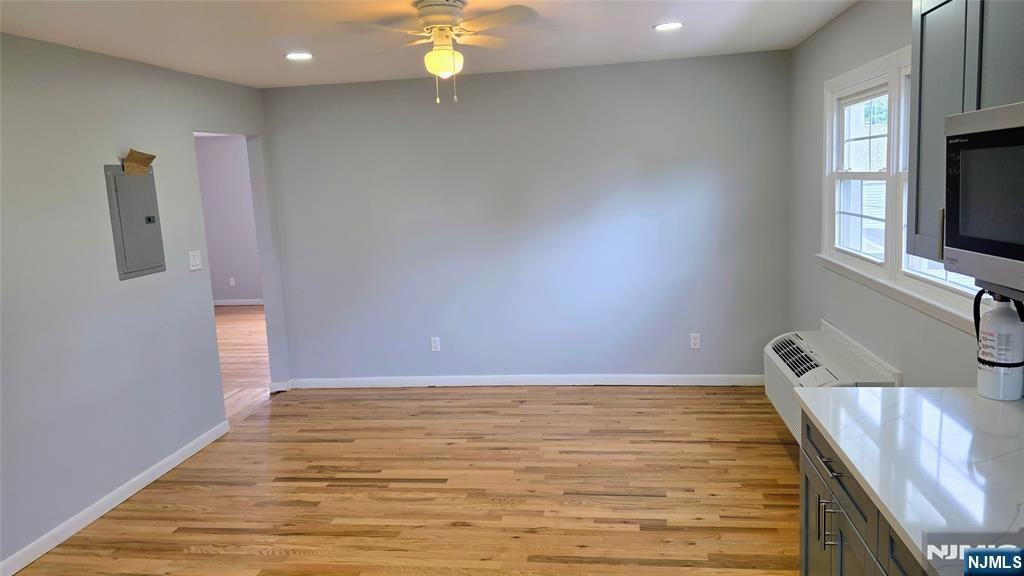 150 Jay Ave - Photo 7 of 22