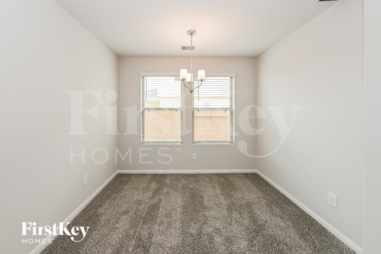 25594 Roy Rogers Rd - Photo 5 of 16