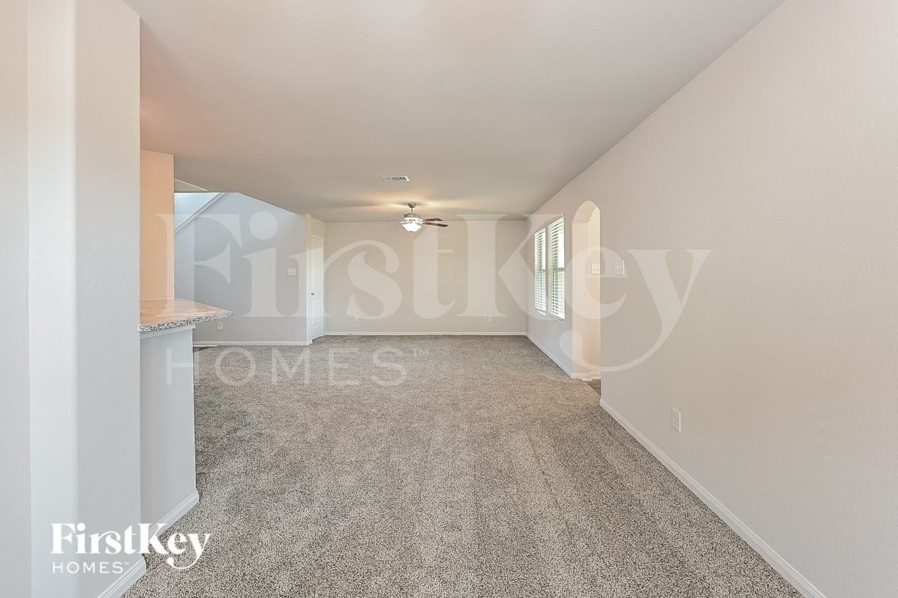 25594 Roy Rogers Rd - Photo 6 of 16