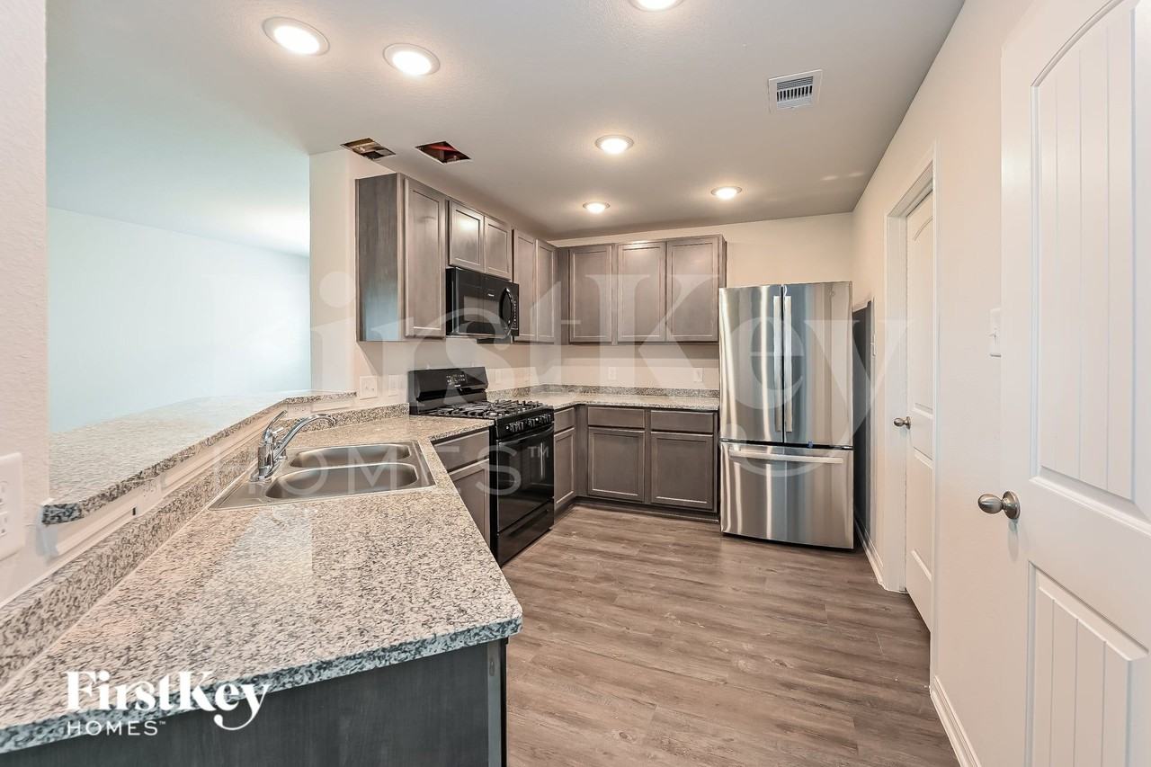 25594 Roy Rogers Rd - Photo 7 of 16