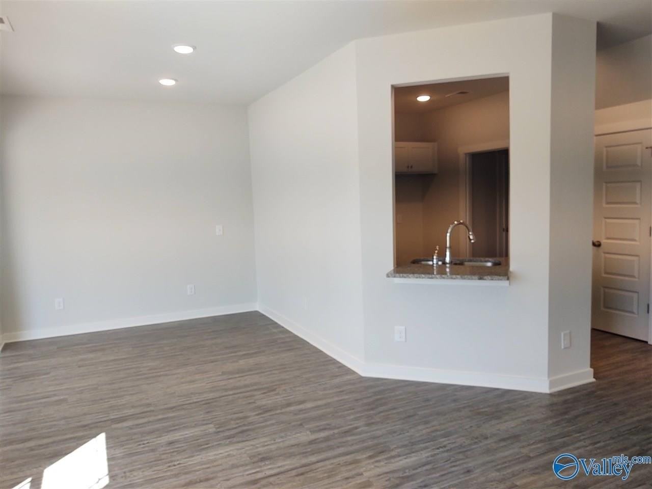 109 Woodsbrook Pl Sw - Photo 6 of 34