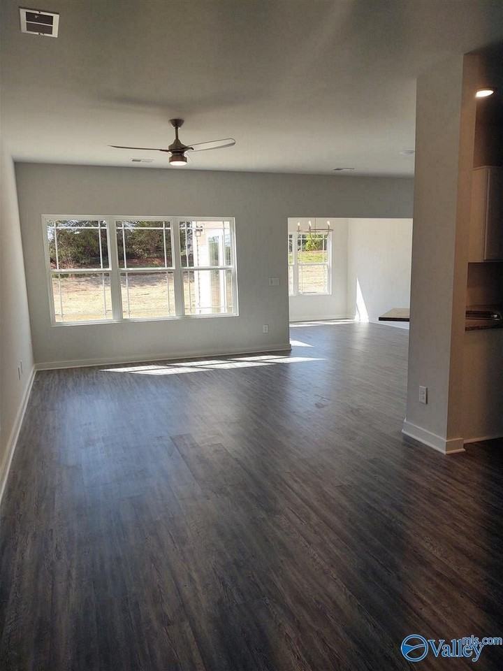 109 Woodsbrook Pl Sw - Photo 7 of 34