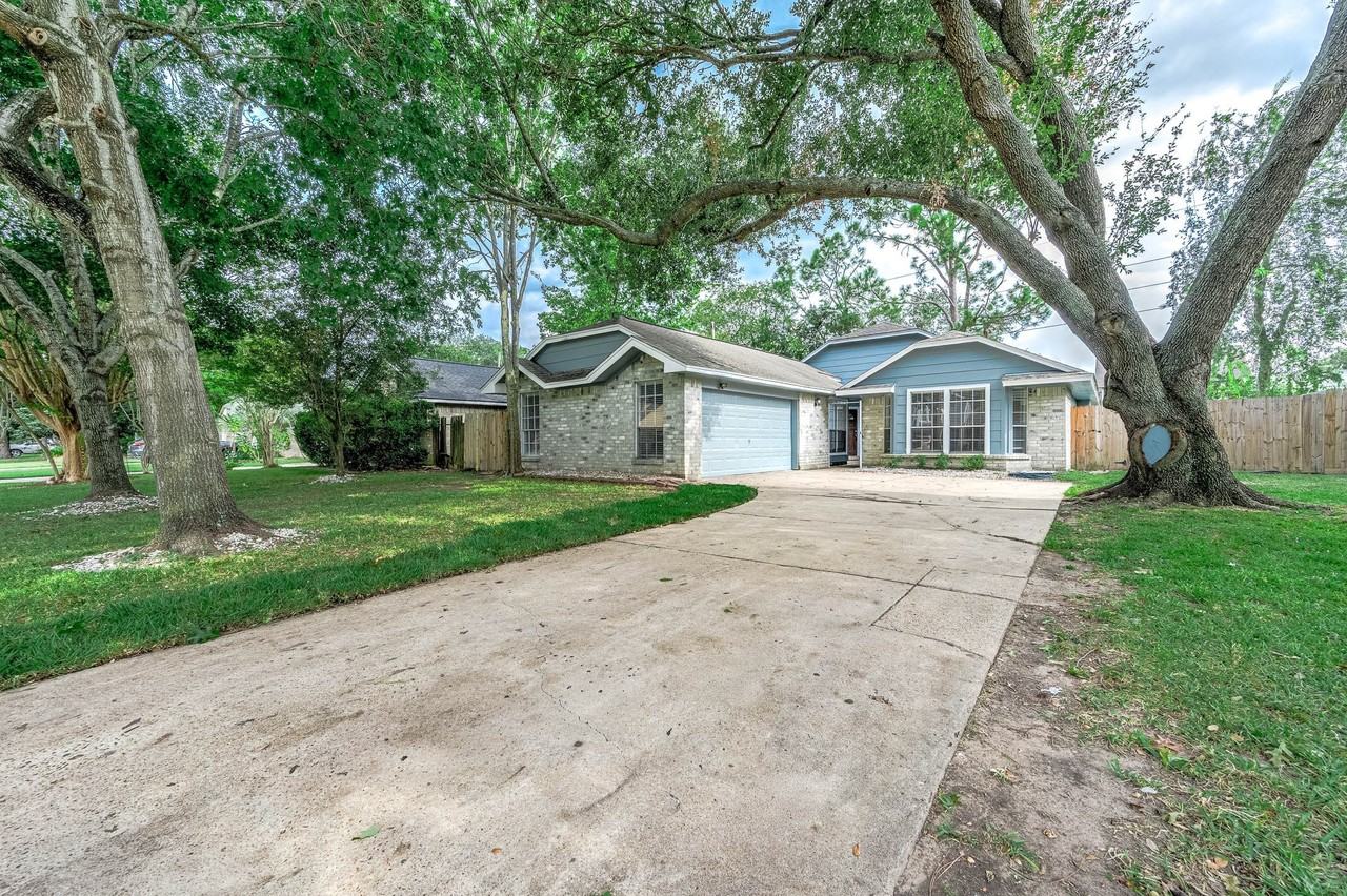 15607 Barbarossa Dr - Photo 2 of 29
