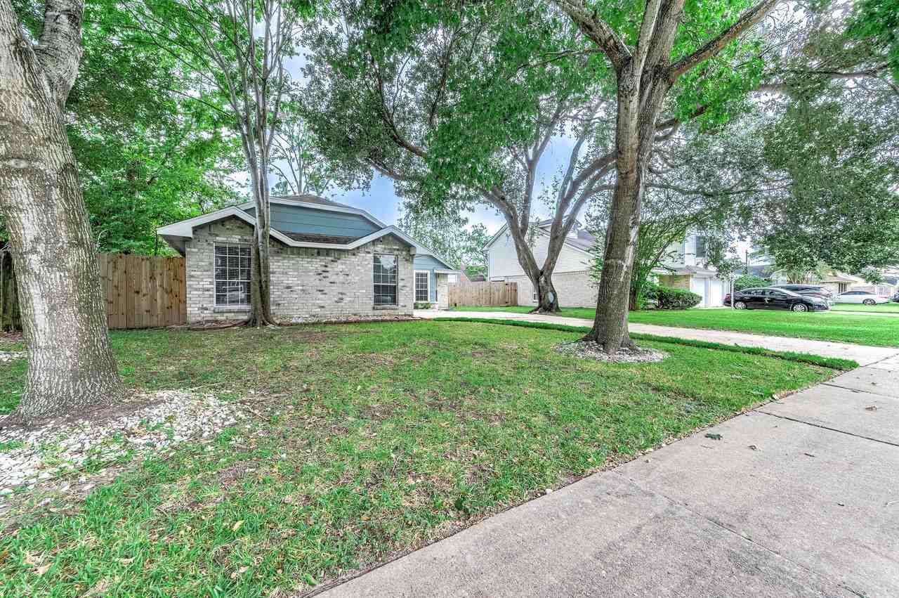 15607 Barbarossa Dr - Photo 4 of 29