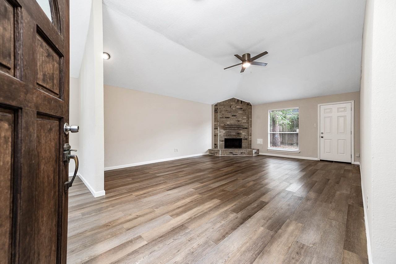 15607 Barbarossa Dr - Photo 7 of 29