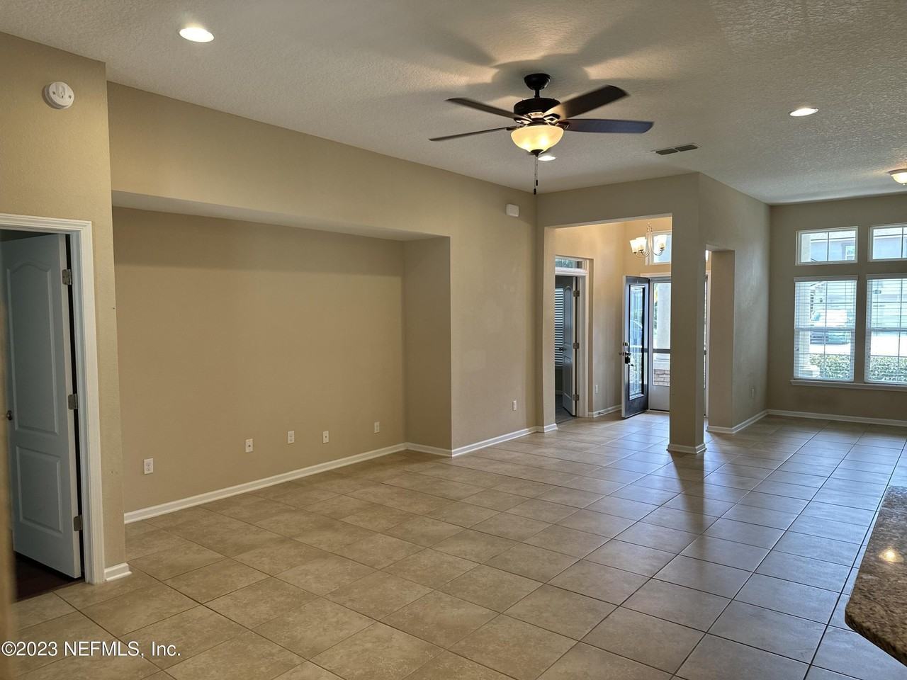 4135 Halifax Ln - Photo 4 of 16