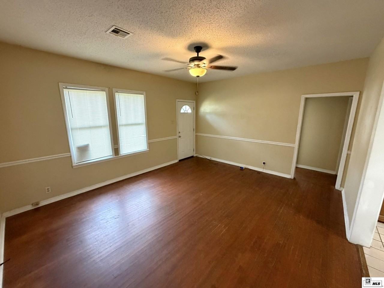 1409 Filhiol Ave - Photo 4 of 25