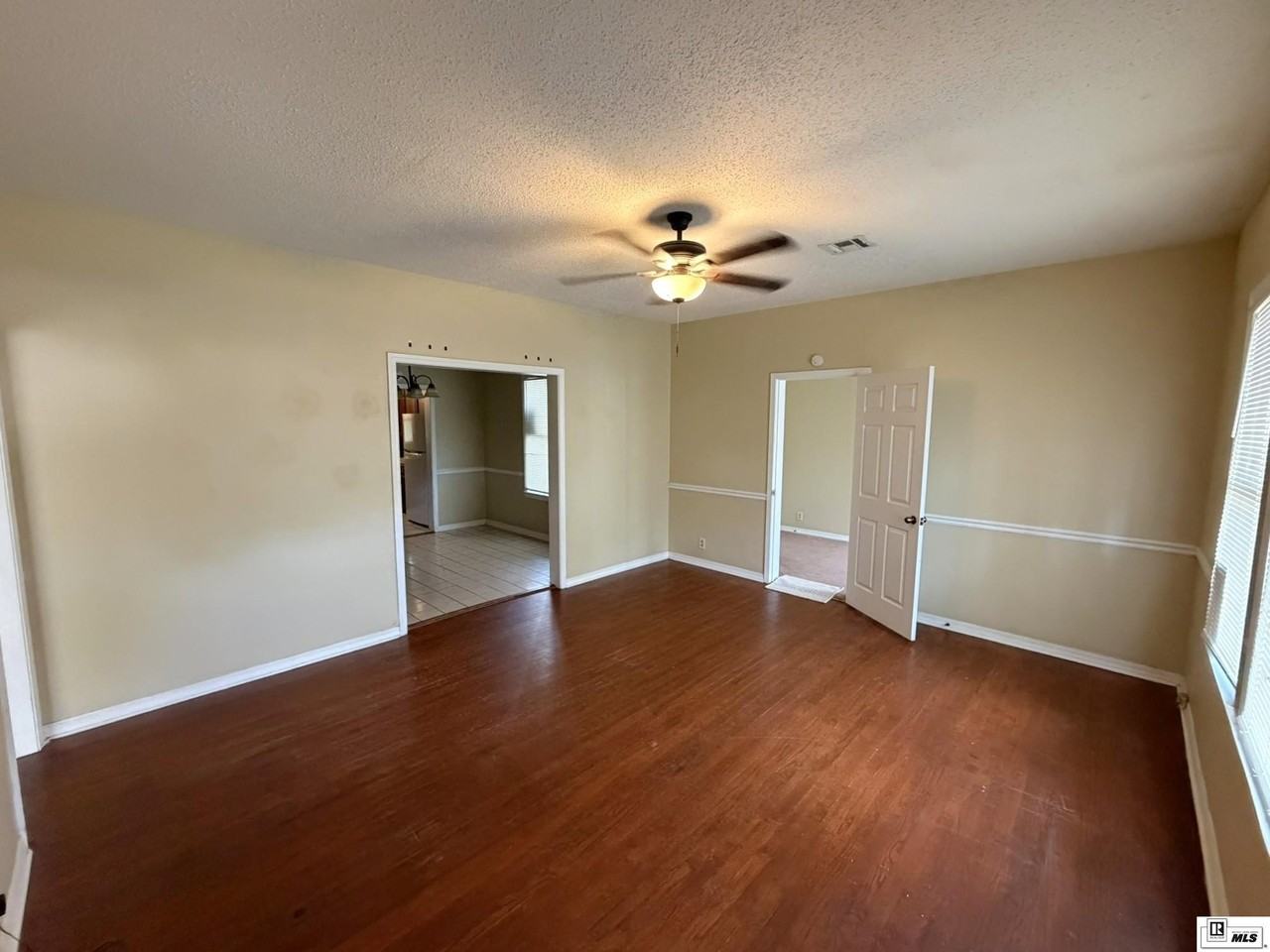 1409 Filhiol Ave - Photo 6 of 25