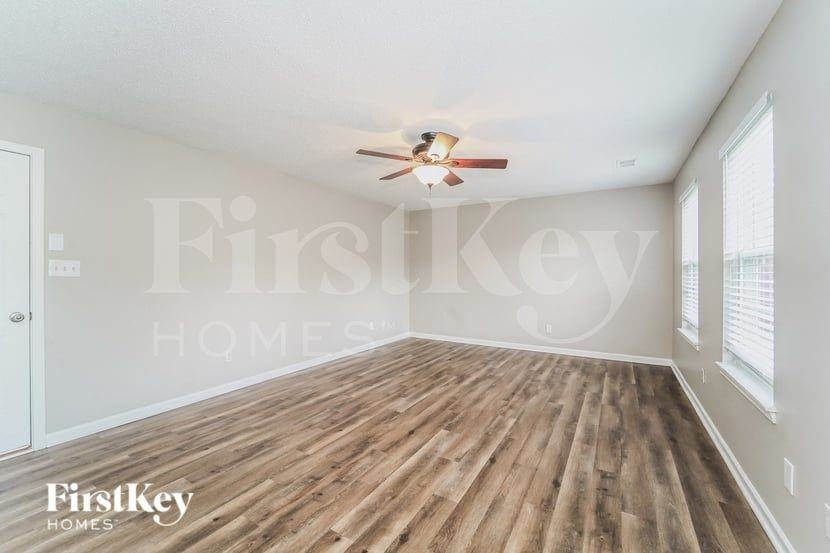 12127 Chantress Ln - Photo 5 of 16
