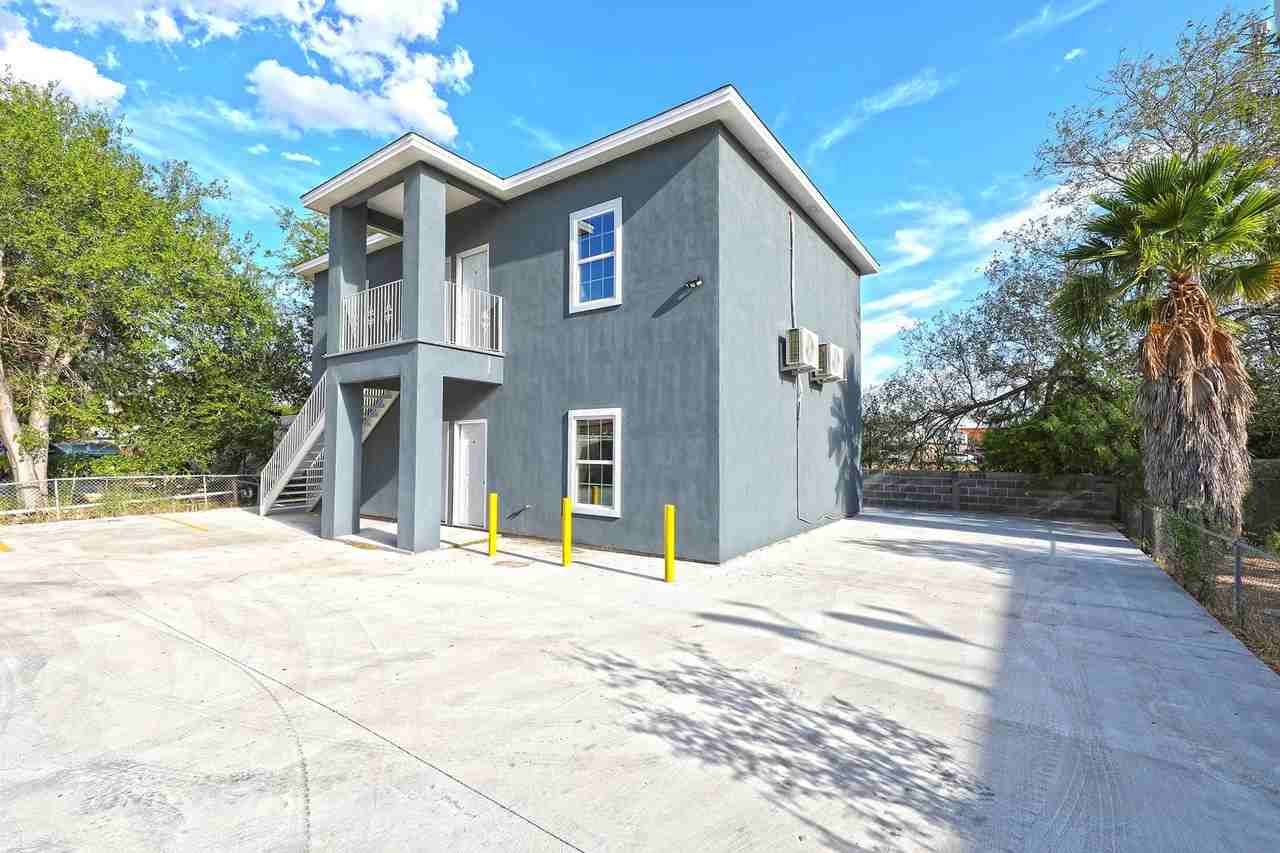 1215 E Bustamante St - Photo 4 of 14