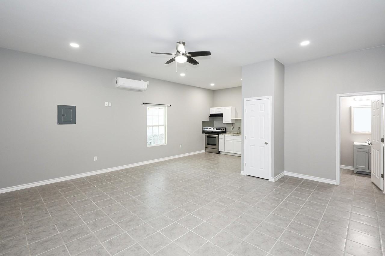 1215 E Bustamante St - Photo 6 of 14