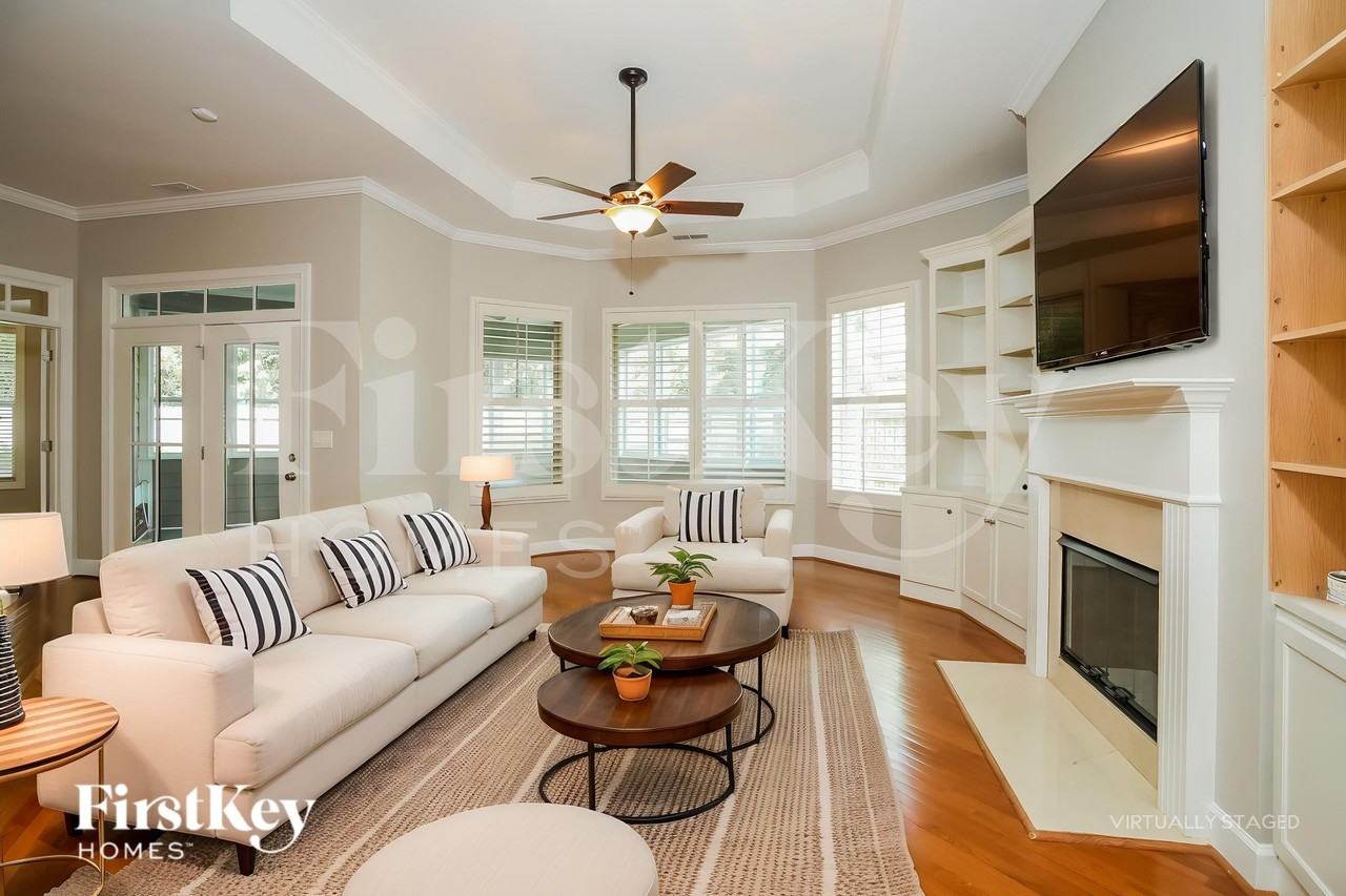 207 Hickory Nut Ln - Photo 4 of 18