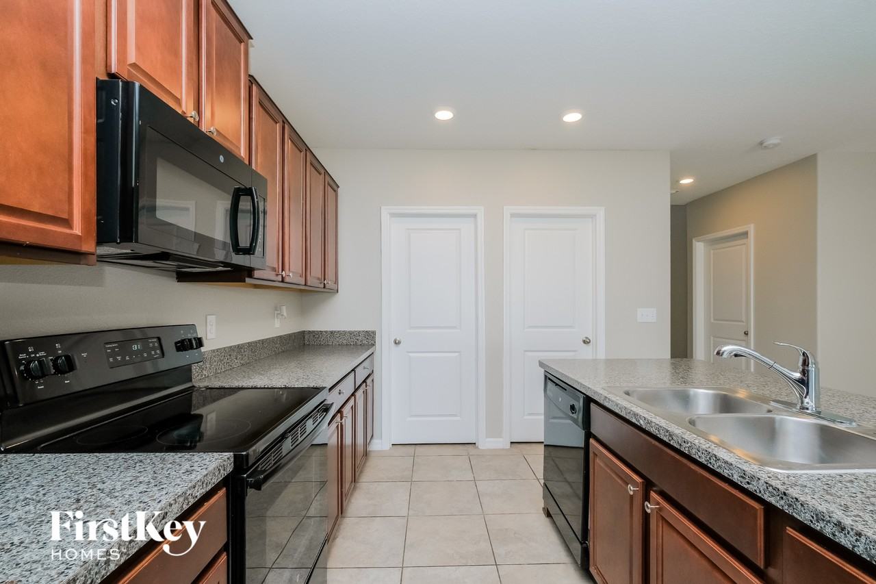 7410 Pearly Everlasting Ave - Photo 4 of 15