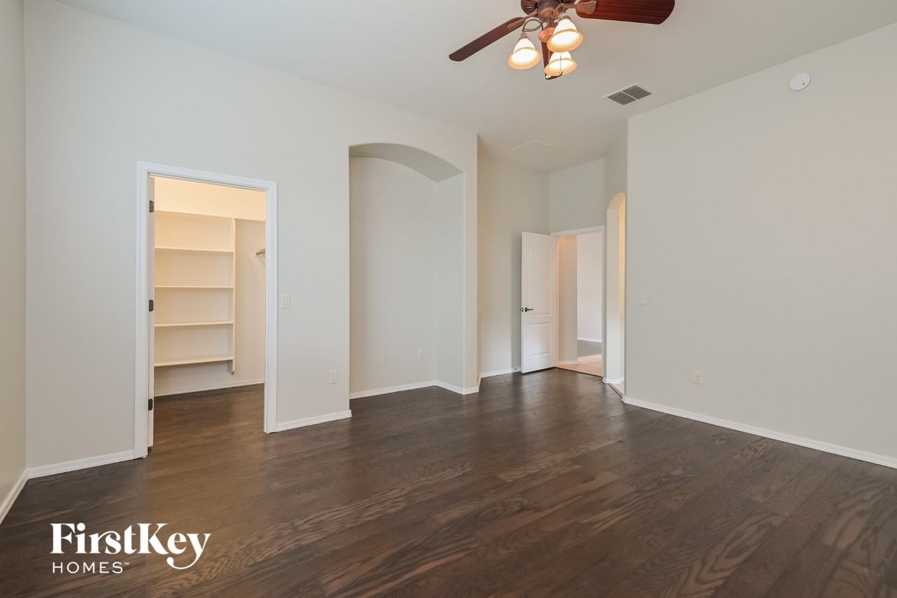 10423 S Painted Mare Dr - Photo 3 of 15