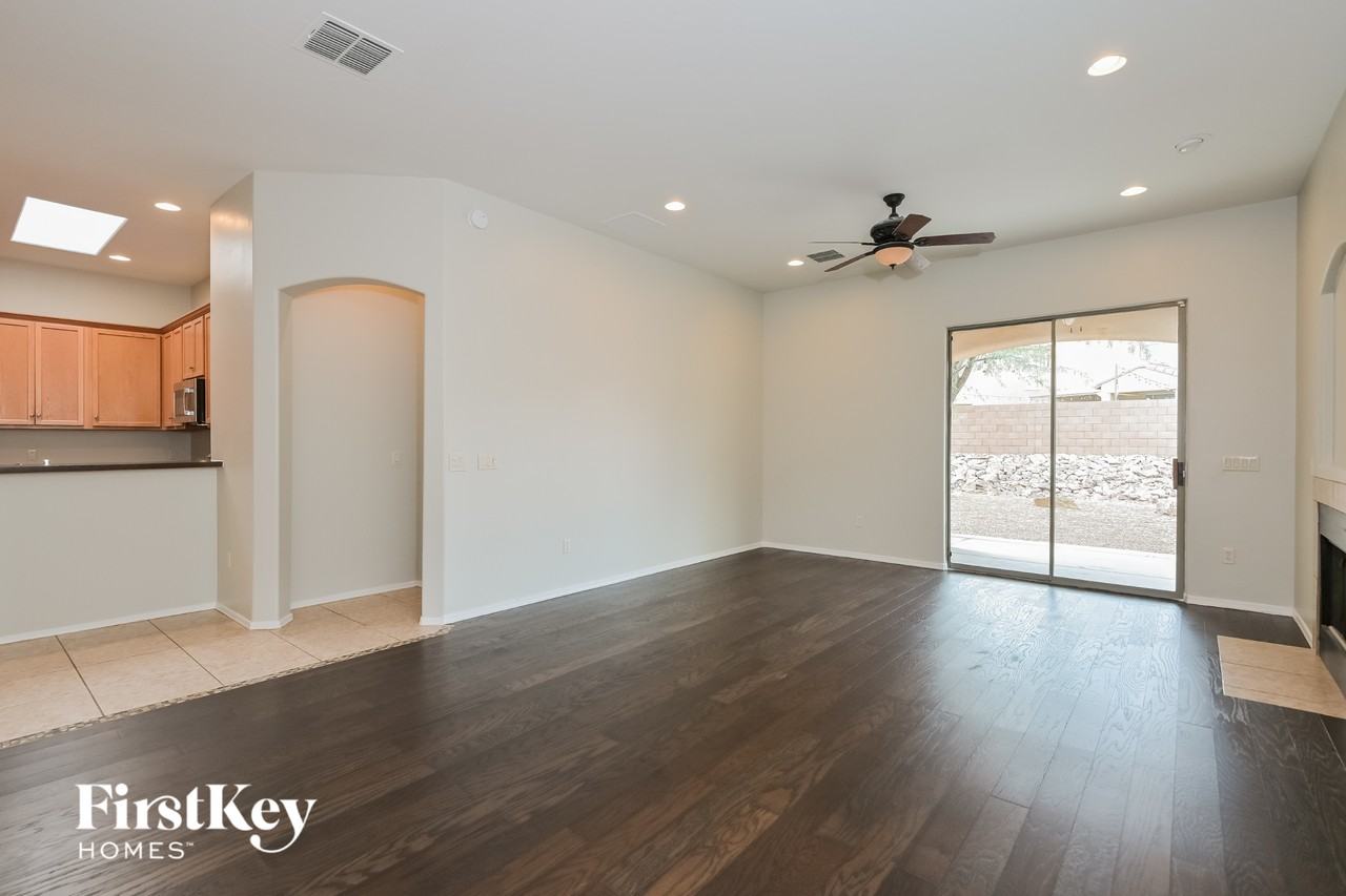 10423 S Painted Mare Dr - Photo 4 of 15