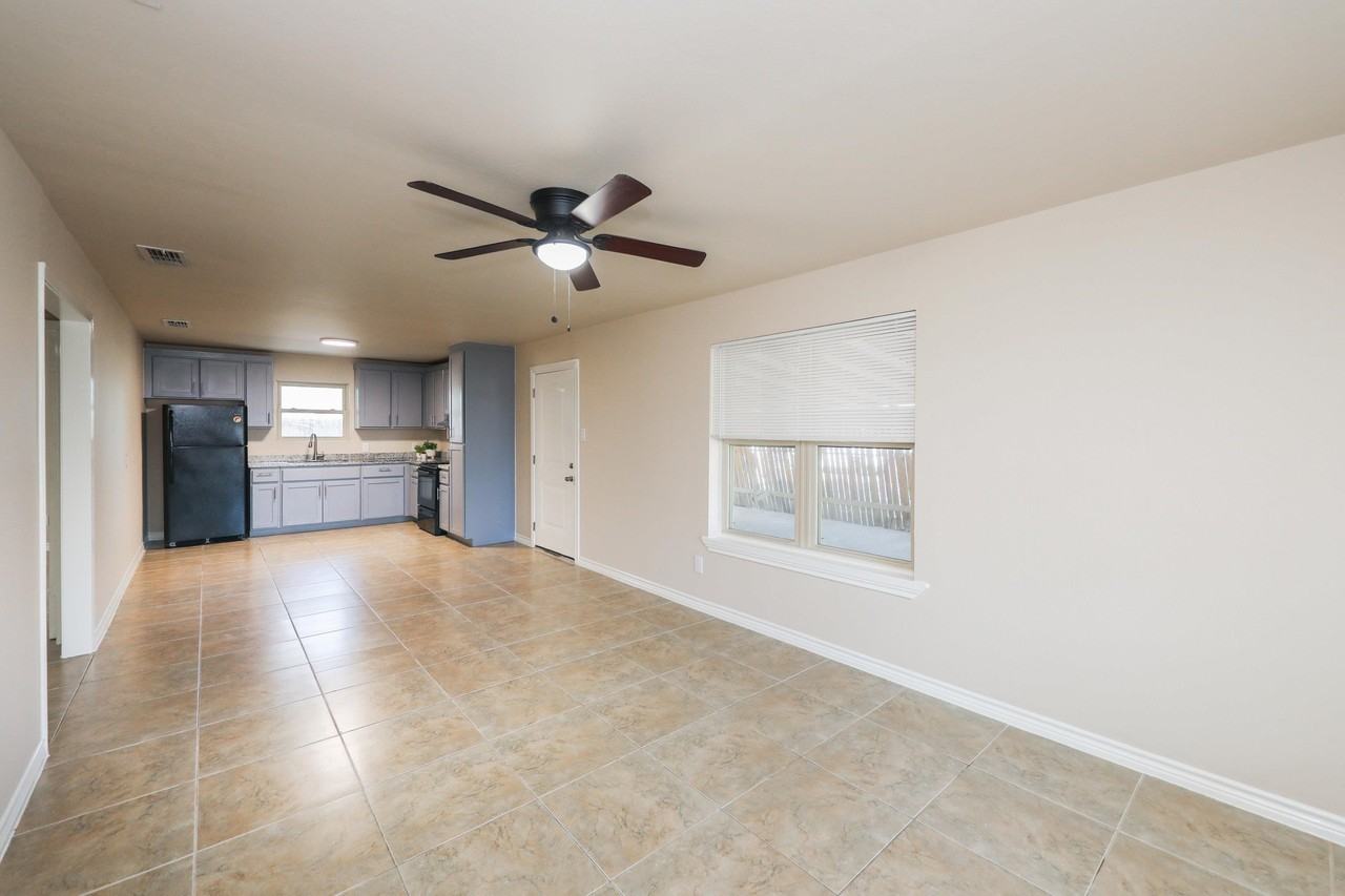 2301 Ligarde St - Photo 6 of 24