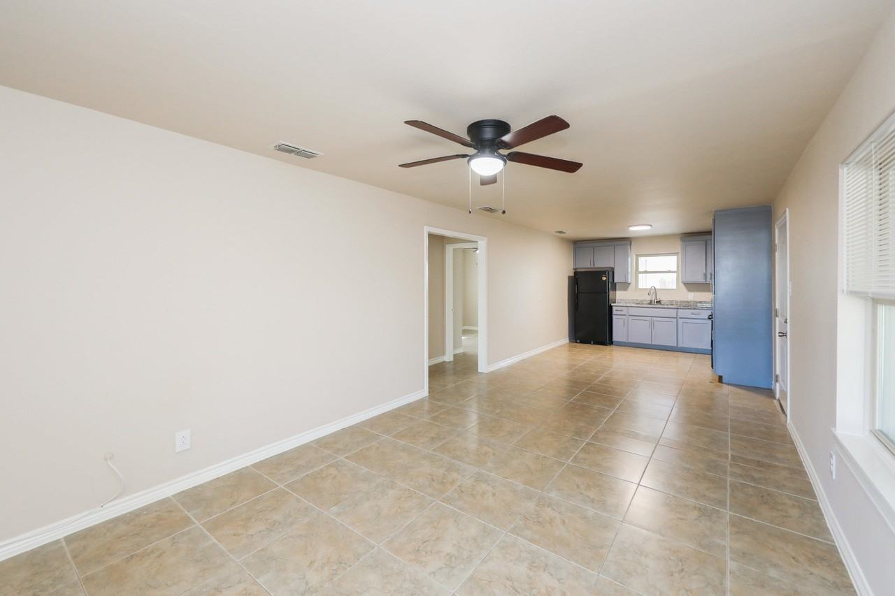 2301 Ligarde St - Photo 7 of 24